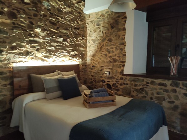 1 bedroom, soundproofing, iron/ironing board, WiFi