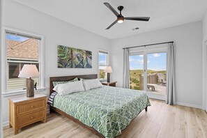 5 bedrooms, free WiFi, bed sheets - Oceanfront Home with Saltwater Pool, Hot Tub, and Private Walk to Beach (Salvo)