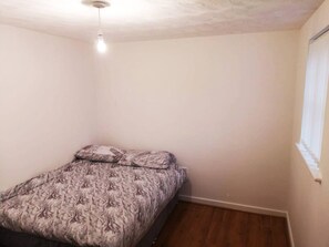 Casa | 4 quartos, ferros/tábuas de passar roupa, Wi-Fi de cortesia