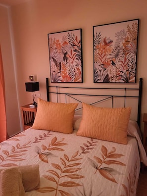 3 bedrooms, iron/ironing board, travel cot, free WiFi