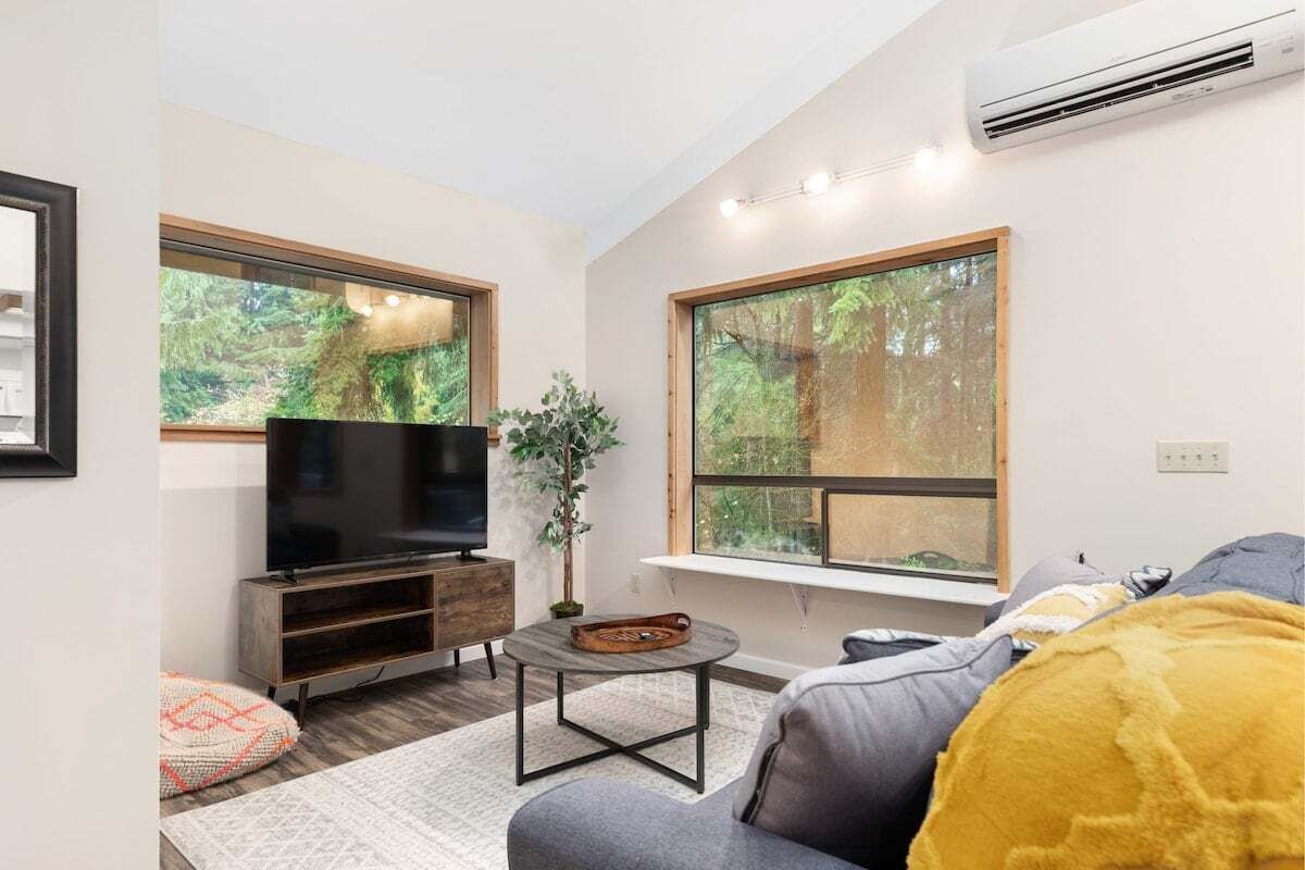 Télévision, cheminée