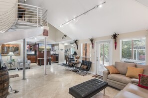 TV - 4 MINUTES WALK TO BEACH - PET WELCOME - PRIVATE POOL - FENCED BACKYARD  (Santa Rosa Beach)