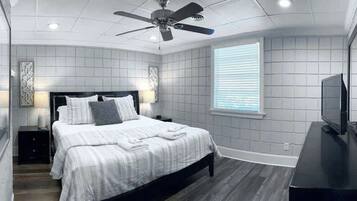 2 chambres, fer et planche à repasser, Wi-Fi, draps fournis