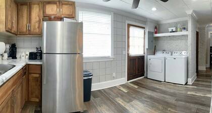 Amazing Cottage -Located on Blue Mile-Close to GSU