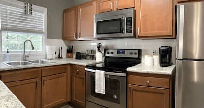 The Cottage House - Family Friendly, Close to GSU!