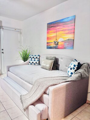 1 bedroom, desk, iron/ironing board, WiFi