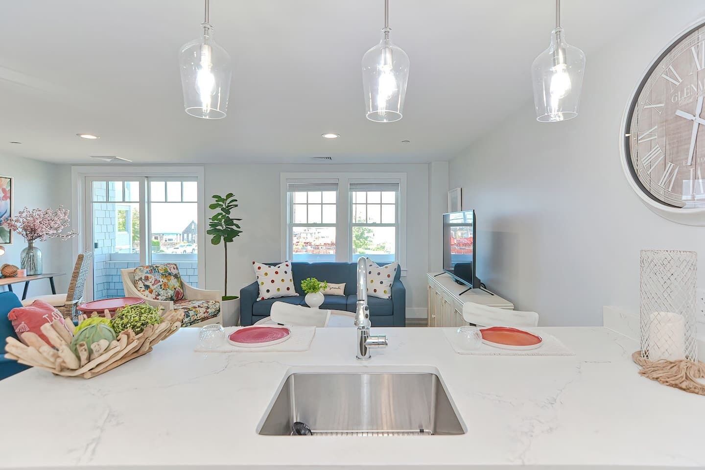 Premier Condo, 1 Bedroom, Balcony, Harbor View (203) | Living area | 50-inch Smart TV with cable channels, TV, Netflix