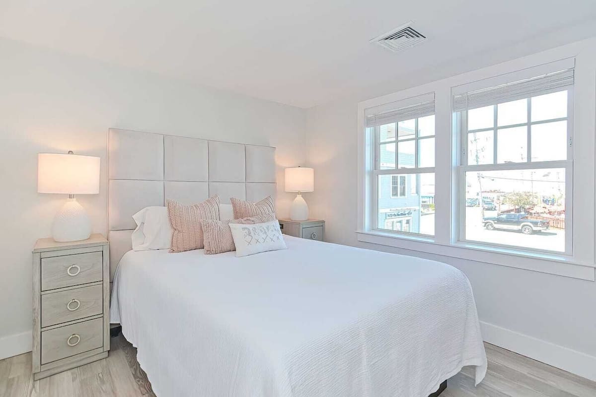 2 bedrooms, premium bedding, individually decorated