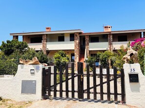 숙박 시설 정면