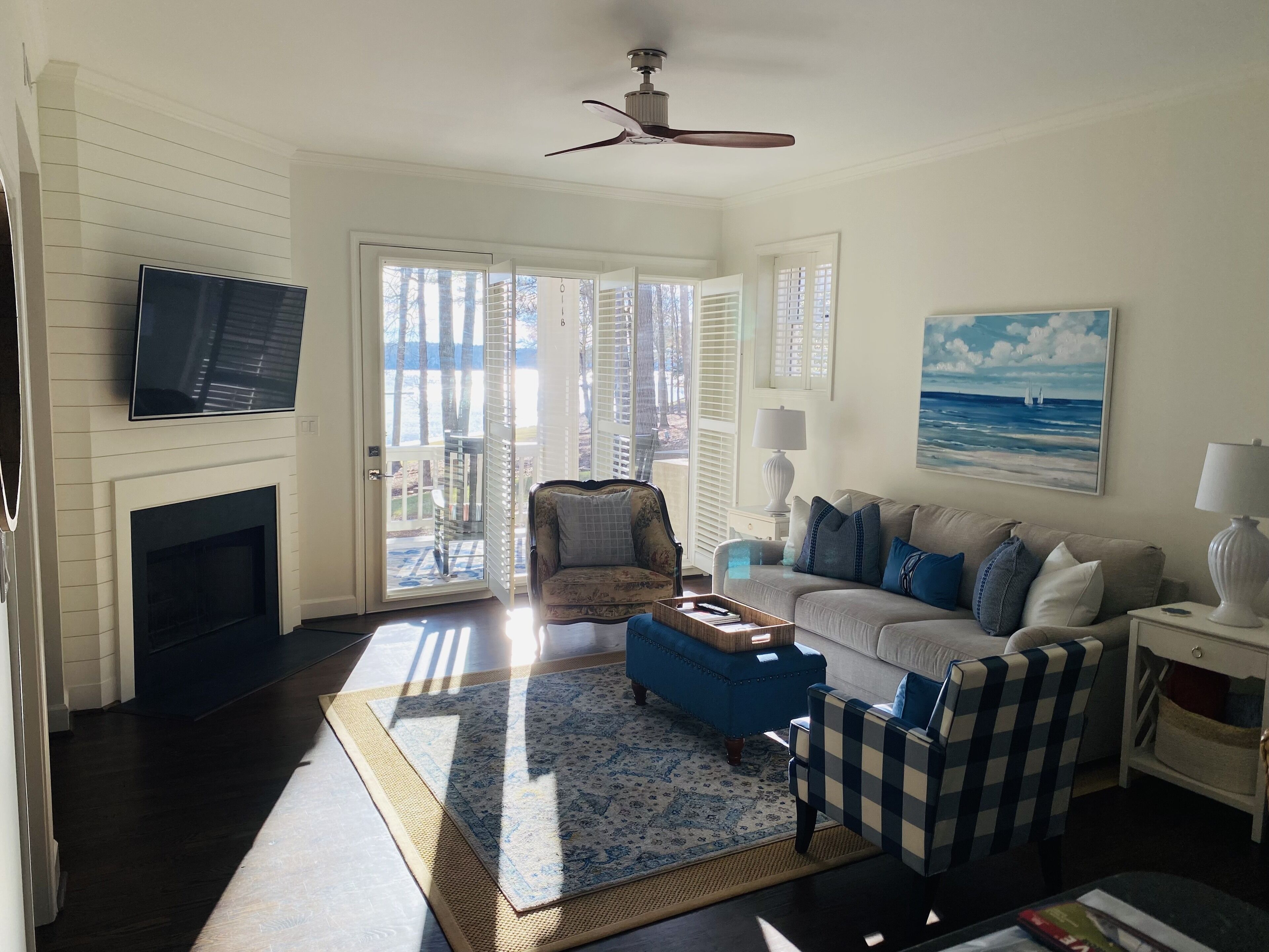 LAKEFRONT VIEWS! Beautiful/cozy condo in Reynolds Lake Oconee...