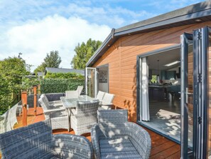 Outdoor dining - Gerrida Lodge (Carnforth)