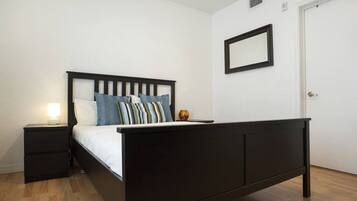 1 chambre, bureau, fer et planche à repasser, Wi-Fi gratuit