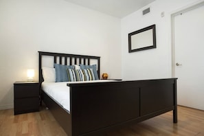 1 bedroom, desk, iron/ironing board, WiFi (free)