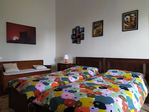 2 bedrooms, desk, free WiFi, bed sheets - MarGi House 1968 (Lecce)