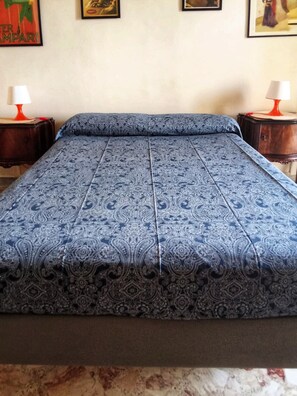 2 عدّة غرف نوم ومكتب وواي فاي مجانًا وملاءات أسرّة