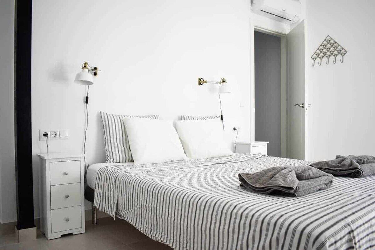 3 chambres, bureau, fer et planche à repasser, accès Internet