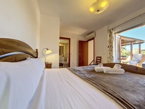 3 slaapkamers, een kluis op de kamer, een strijkplank/strijkijzer