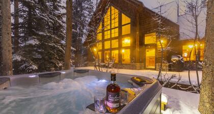 Warm, Spacious, and Elegant Breckenridge Home near golf course, hot tub, arcade machine, foosball