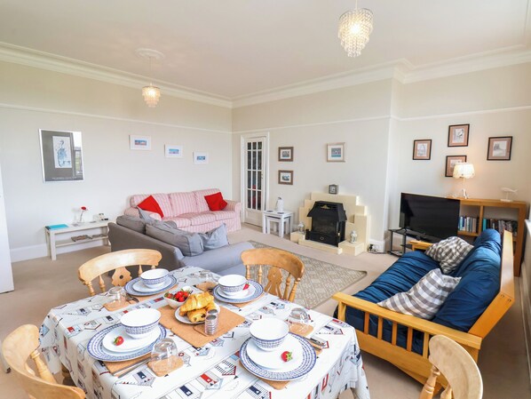 Cottage | Interior