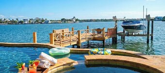 Large Mediterranean Oasis - Water Views & Pool, KING BEDS