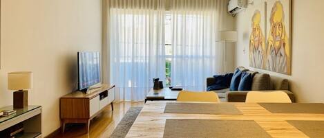 Smart TV, reproductor de DVD, estéreo