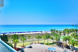 Property grounds - Destin West Gulfside #507 ~Free Beach Service! ~Multiple Pools & Lazy River! (Fort Walton Beach)