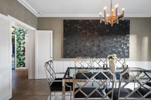 Dining - Sunset Plaza Hollywood Hills: Gated Spanish w/ Pool, Views & Casita (Los Angeles)
