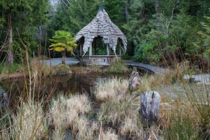 Property grounds - New Listing | Newly Renovated Suite on Ocean Inlet | Kingfisher (Ucluelet)