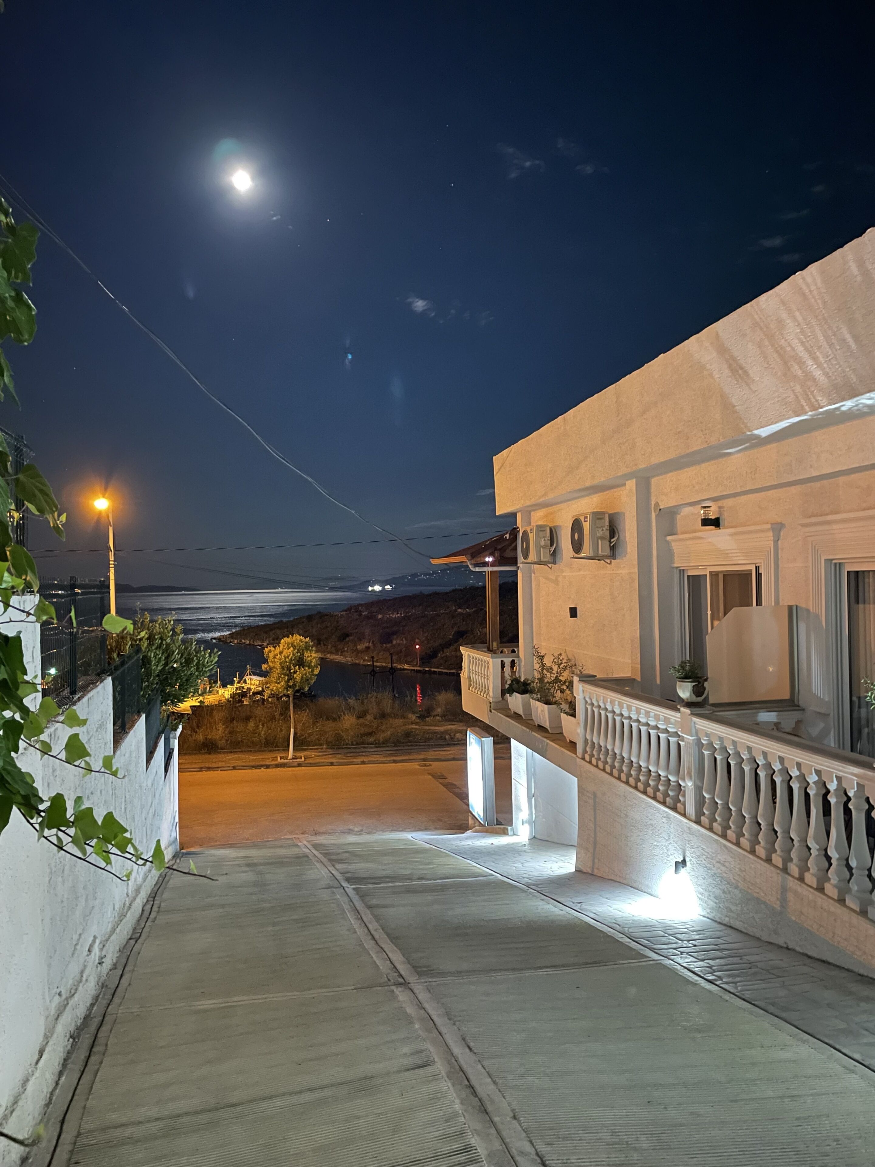 미니바, 각각 다른 스타일의 인테리어, 방음 설비, WiFi