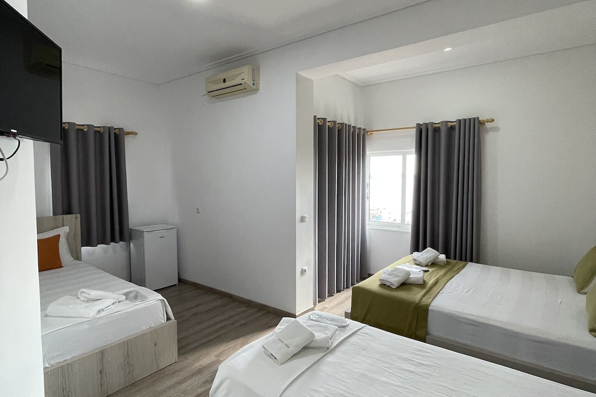 Quadruple Room with Sea View | 1 bedroom, minibar, individually decorated, soundproofing
