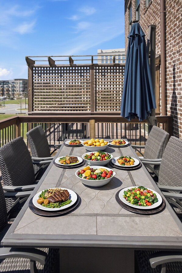 Outdoor dining