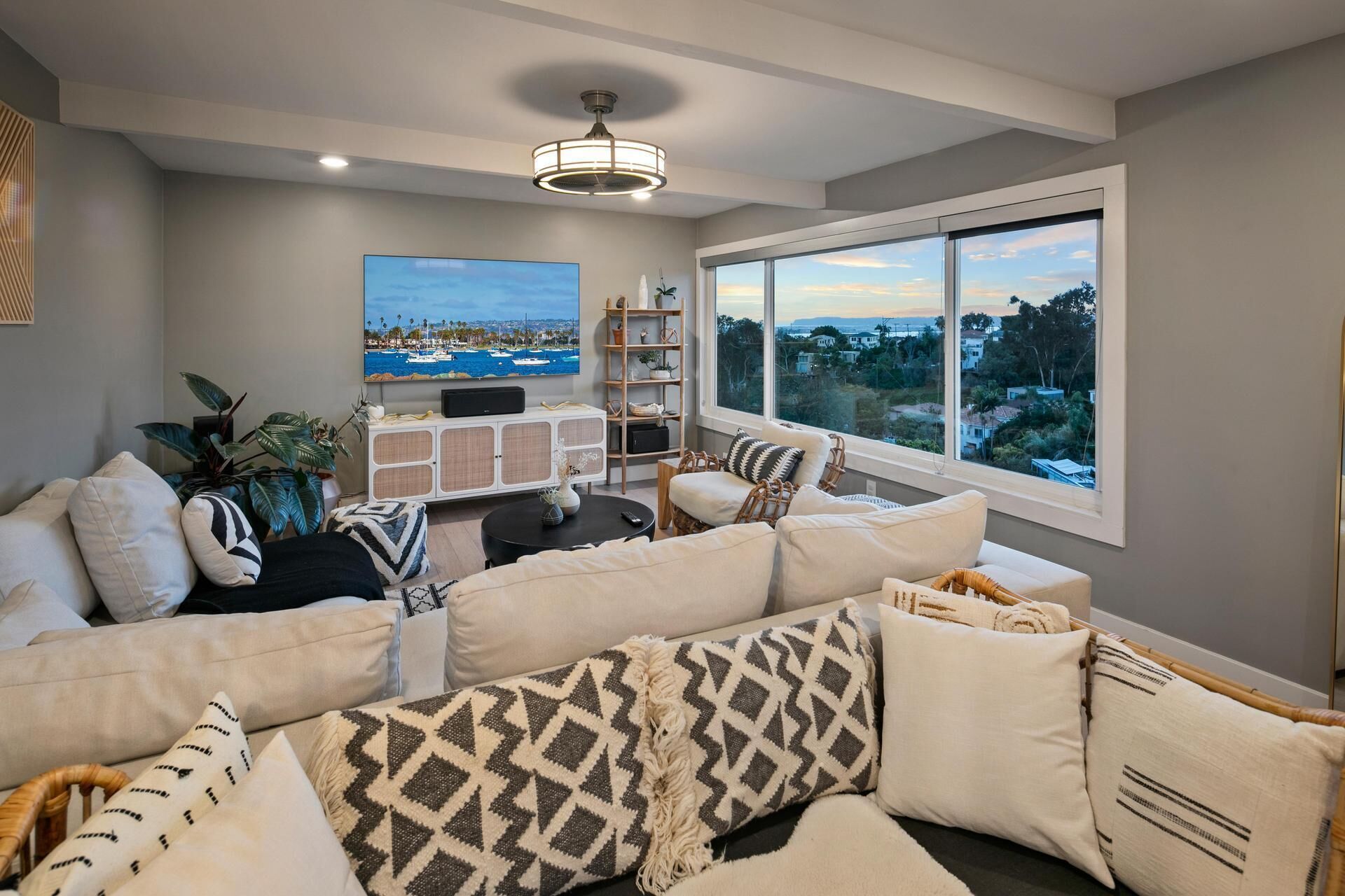 Smart-TV, Videospiele, Stereoanlage, Computerbildschirme