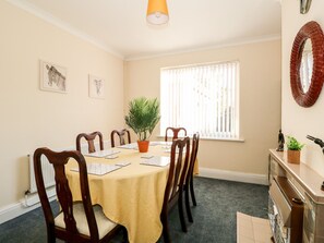 Cottage | Private kitchen | Fridge, dishwasher, cookware/dishes/utensils - 4 Dorothy Avenue (Skegness)