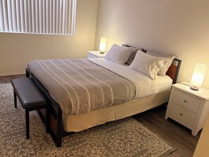 1 habitación, tabla de planchar con plancha, wifi gratis y ropa de cama 
