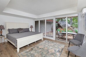 4 bedrooms, desk, iron/ironing board, free WiFi