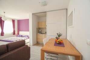 Wifi gratis, ropa de cama, accesible en silla de ruedas