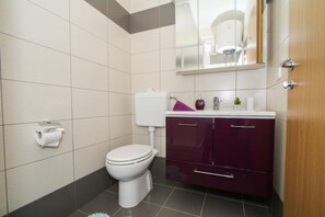 Shower, towels