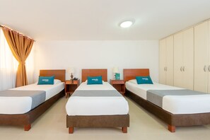 Ropa de cama hipoalergénica, minibar, wifi gratis y ropa de cama 