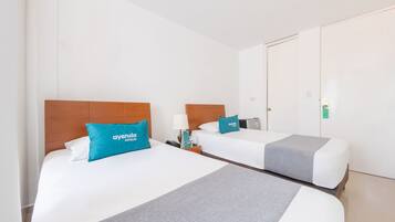 Twin Room | Hypo-allergenic bedding, minibar, free WiFi, bed sheets