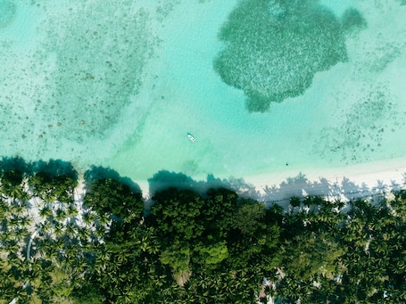 Aerial view. Tilar Siro Andamans - CGH Earth
