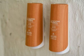 Bathroom amenities - Villa V Casa Kuuts Ja (Casa de patos) (Xul-Ha)