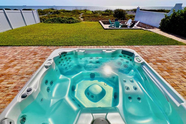 Banyera d'hidromassatge a l'aire lliure