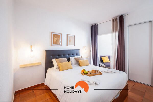 Fer et planche à repasser, Wi-Fi gratuit, draps fournis