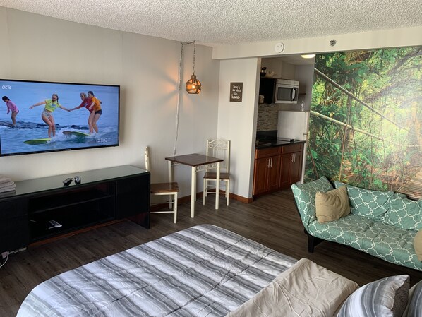 1 bedroom, free WiFi, bed sheets - Entire apartment near the beach (Honolulu)