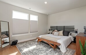 3 bedrooms, desk, free WiFi, bed sheets