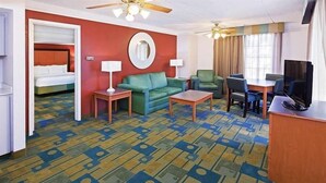 Deluxe Double Room | Living area