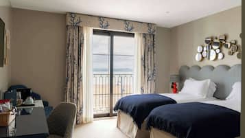 高級寢具、舒適加層、獨特裝潢、布置獨特