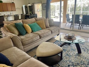 Smart-TV, videospill, DVD-spiller og bøker