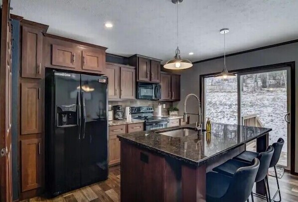 Fridge, stovetop