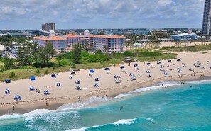 On the beach - Two Bedroom Beautiful Condo, Palm Beach Shores, FL (2552011) (Palm Beach Shores)